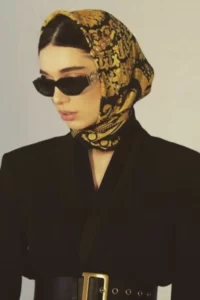 مینی اسکارف به چه صورتی میاد