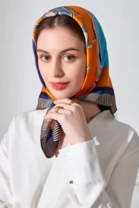 مینی اسکارف با کت شلوار