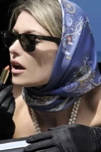 مینی اسکارف با کت شلوار