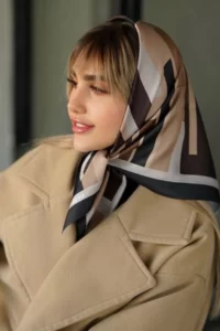 مینی اسکارف به چه صورتی میاد