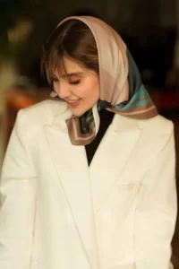 روسری کوچک با چه مانتویی ست میشه