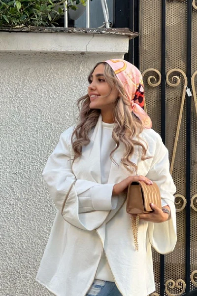 مینی اسکارف با مانتو کتی