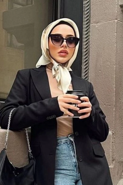 مینی اسکارف با لباس اسپرت ؛ ساده و در عین حال متفاوت